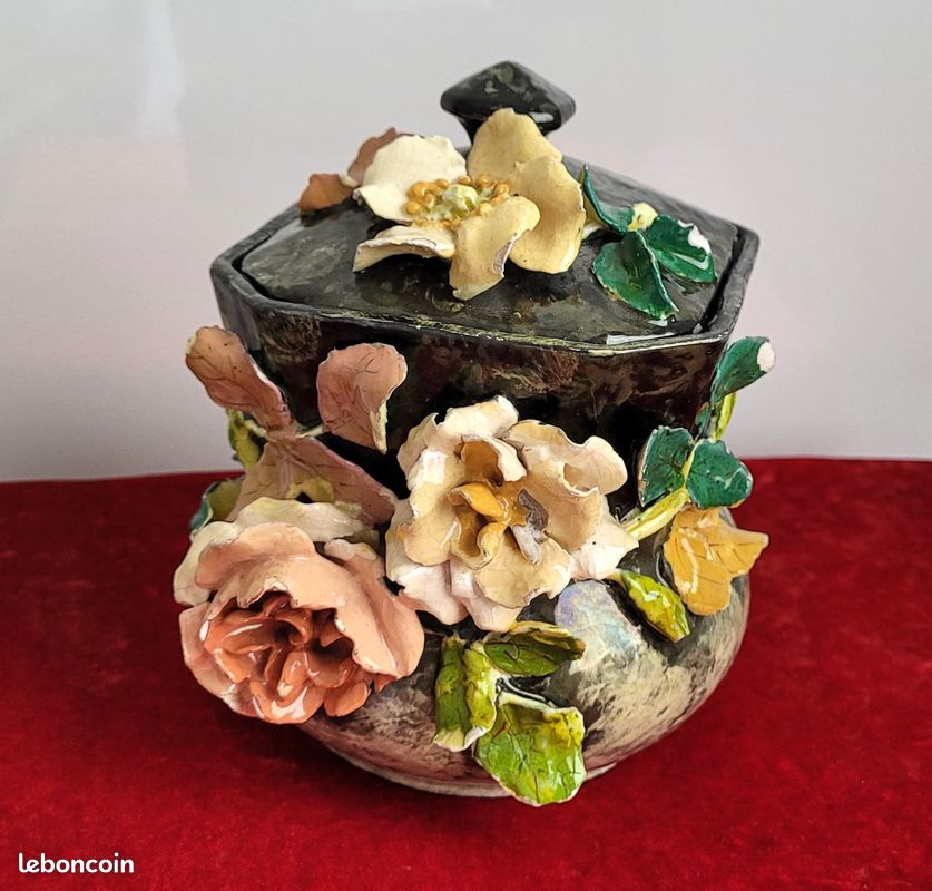 ANCIEN SABOT BARBOTINE DECOR FLORALE CERAMIQUE FAIENCE PAS POT DE FLEUR