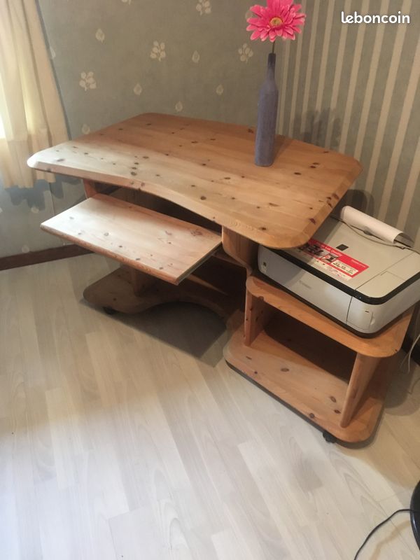 Bureau (image 1)