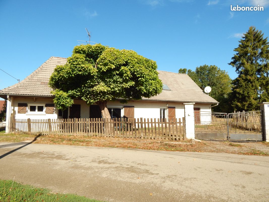 Maison 6 pièces 118 m² · à Bletterans · 118 m² · 185 000 €
