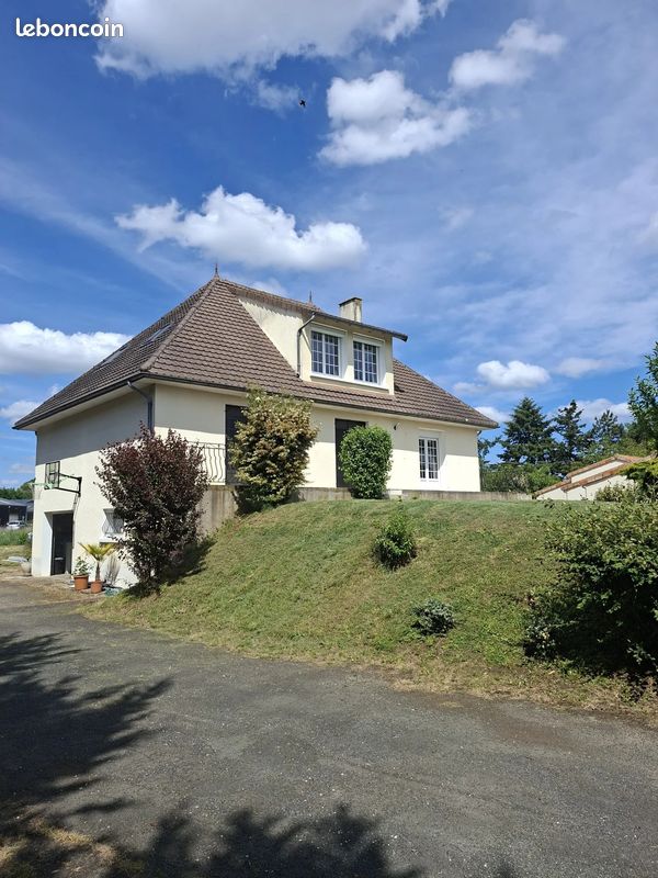 Maison 5 pièces 131 m² · à Sèvres-Anxaumont · 131 m² · 355 000 €