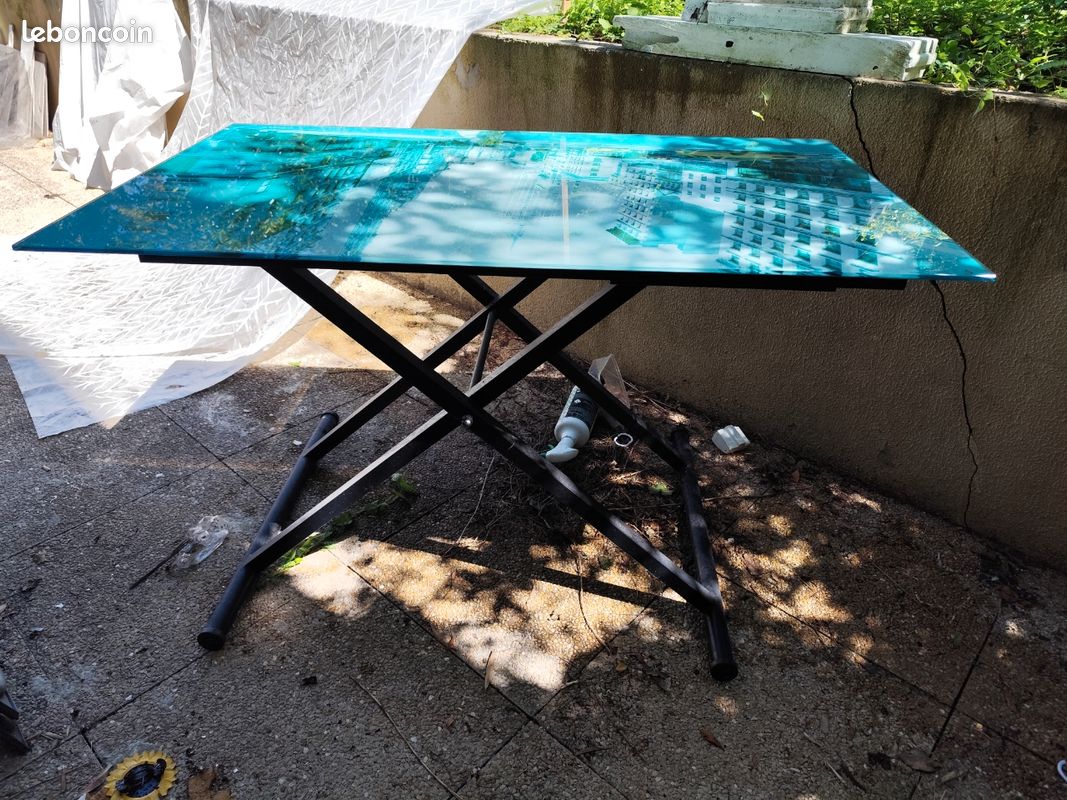 Table 120x70cm en verre motif new york hauteur réglable (image 1)