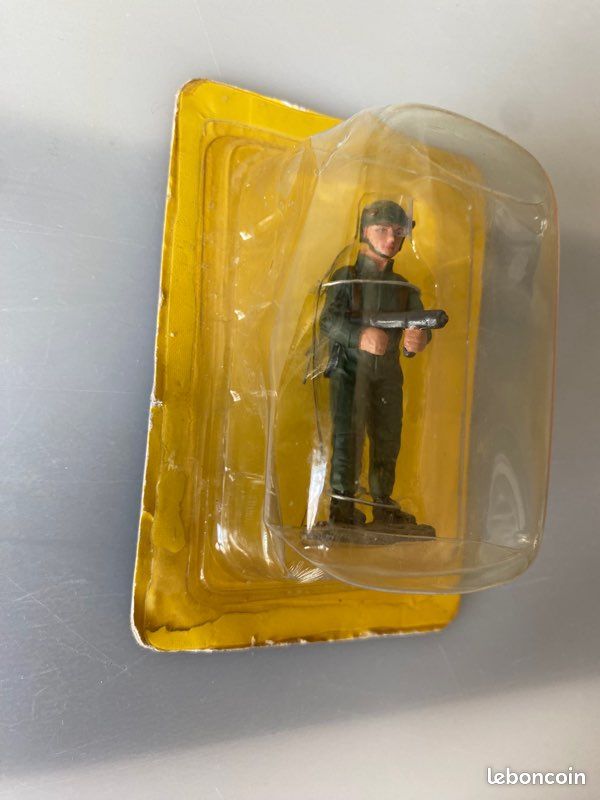 HACHETTE LA LEGION ETRANGERE Servant Lance Flammes 6e REG 1984 Figurine en Métal (image 4)