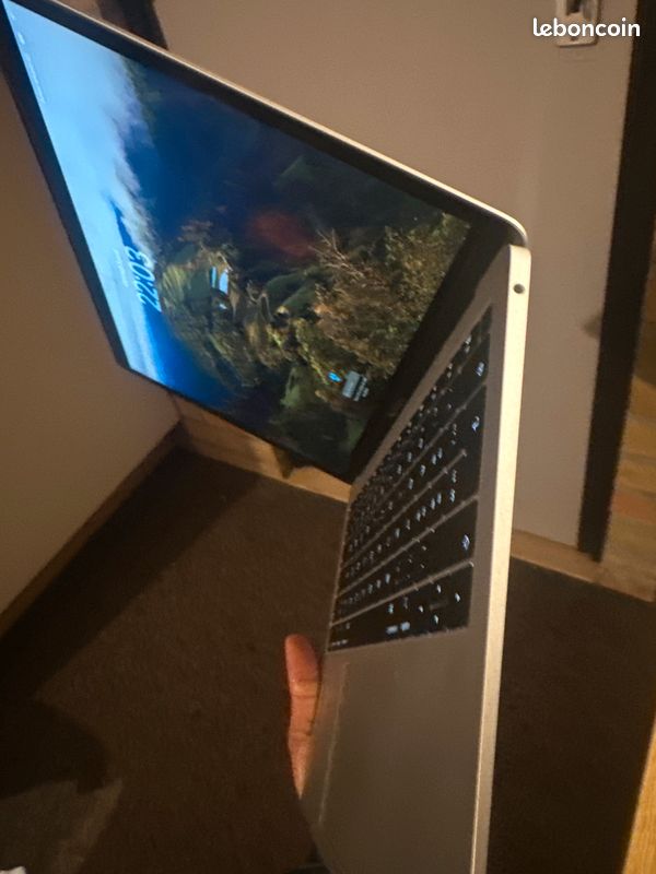 MacBook Air (image 3)