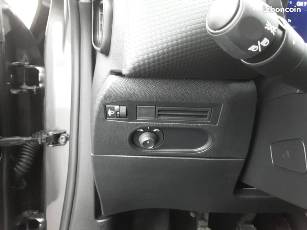 DS 3 PureTech 100 BVM6 - Bastille (image 18)