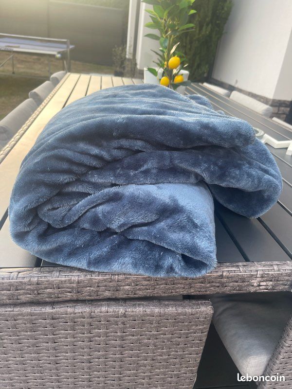 Plaid bleu tout doux (image 1)