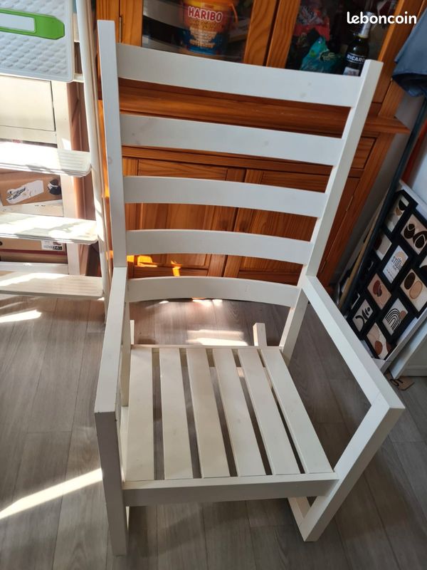 Rocking chair (image 1)