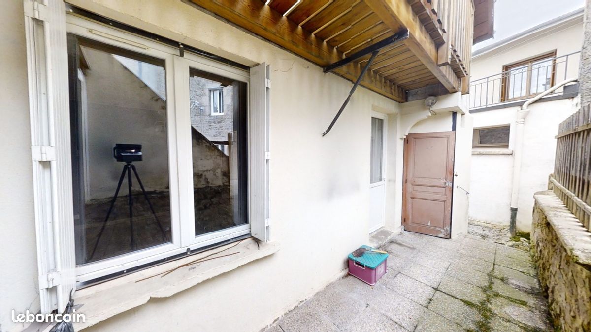 Maison 8 pièces 190 m² · à Dunières · 190 m² · 109 000 €