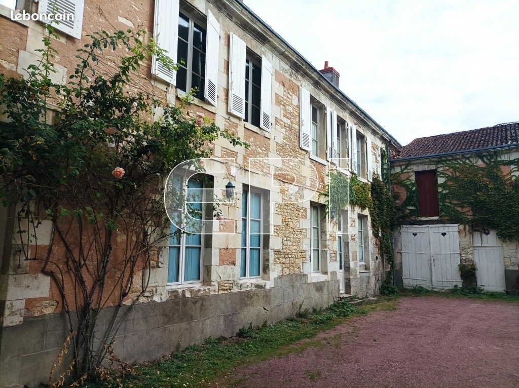 Maison 8 pièces 234 m² · à Richelieu · 234 m² · 289 900 €