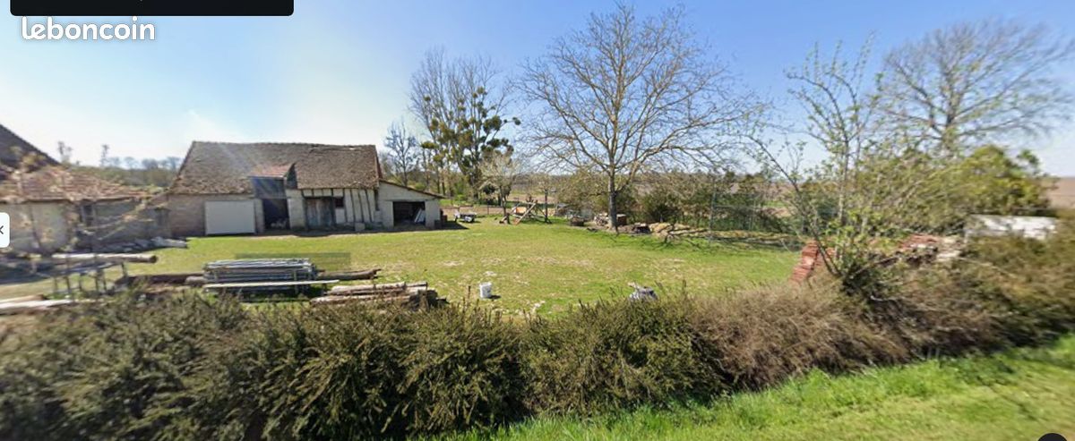 Terrain 1700 m² · à Saint-Gervais-en-Vallière · 54 000 €