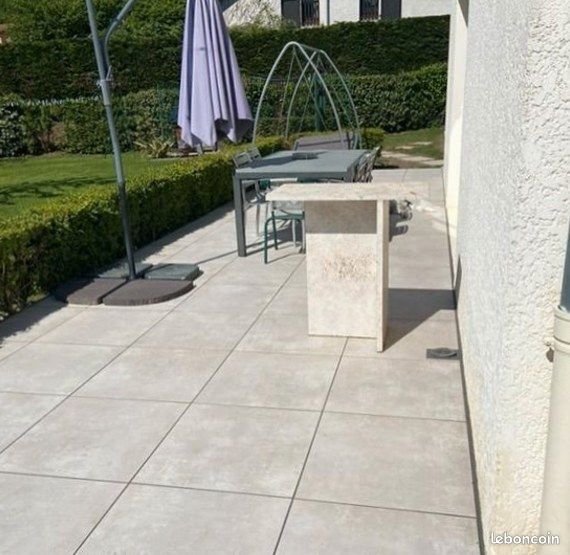 Dalle terrasse et allée de jardin, Décines-Charpieu 69150 (image 2)