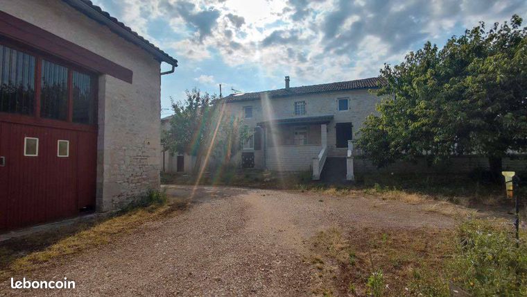 Maison 3 chambres, 1 bureau, terrasse, jardin et garage