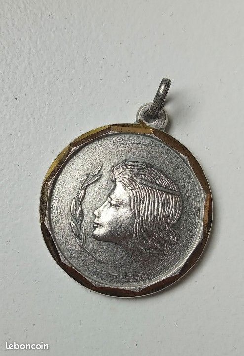 Médaillon Pendentif Indien Rare – Joueur De Flûte En Argent – Époque Incertaine