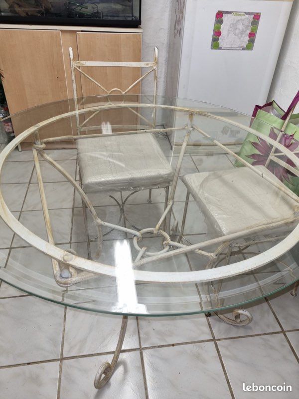 Table et chaise en fer forgé (image 2)