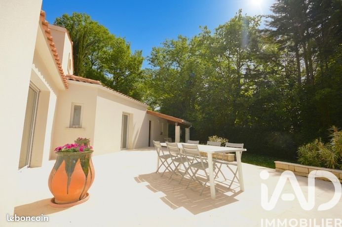 Propriété 6 pièces 155 m²
