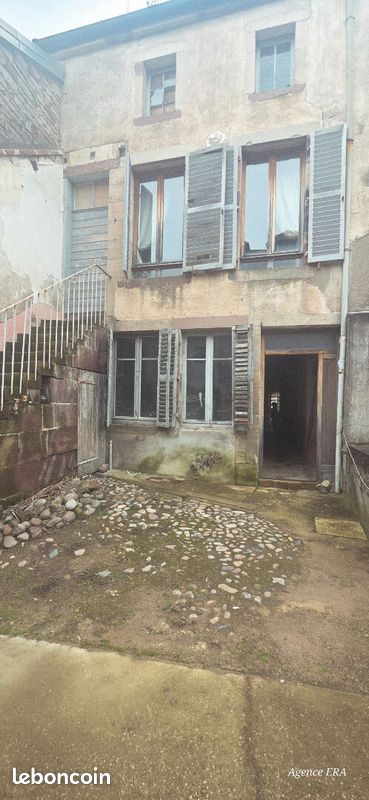 Maison 8 pièces 215 m² · à Luxeuil-les-Bains · 215 m² · 75 000 €