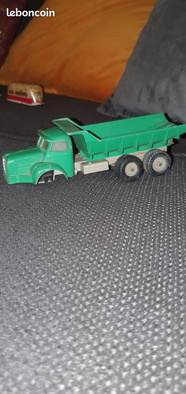 Camion Plateau Solido - PERCHE-MAINE - Démontable - Échelle 13 Cm - Rouge - Made In France