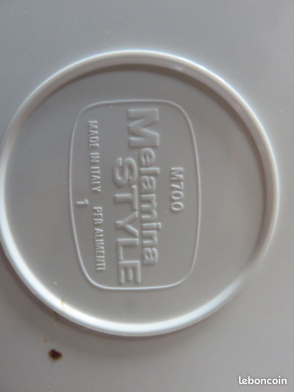Assiettes plastiques decoree (image 3)