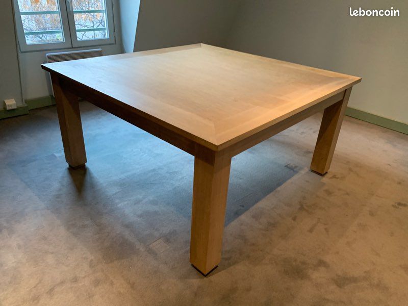 Table en bois massif (image 1)