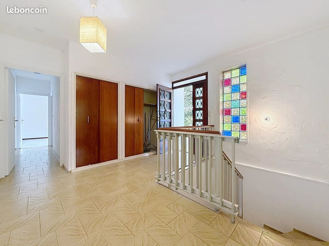 Appartement a louer rillieux-la-pape - 6 pièce(s) - 176 m2 - Surfyn