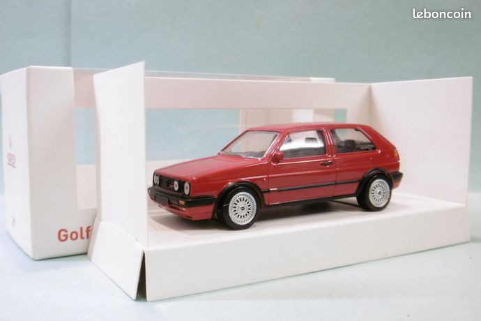LES MINIATURES DE NOREV - VOLKSWAGEN 1302 bleue ciel - N°62 - Echelle 1