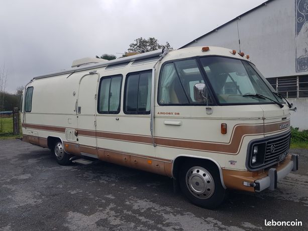 Louis a mis son camping-car américain en vente sur le parc occasions du