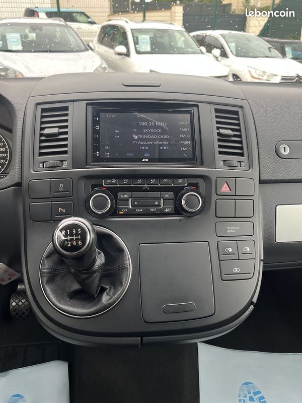 Volkswagen MULTIVAN 2.0 TDI 180CH BLUEMOTION TECHNOLOGY CONFORTLINE (image 15)