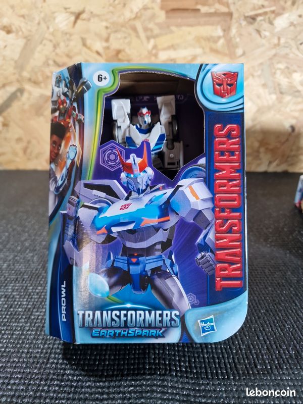 Transformers EarthSpark Prowl Deluxe Class – Figurine Robot 12,7 Cm Se Transformant En 12 étapes, Jouet 2-en-1 Dès 6 Ans