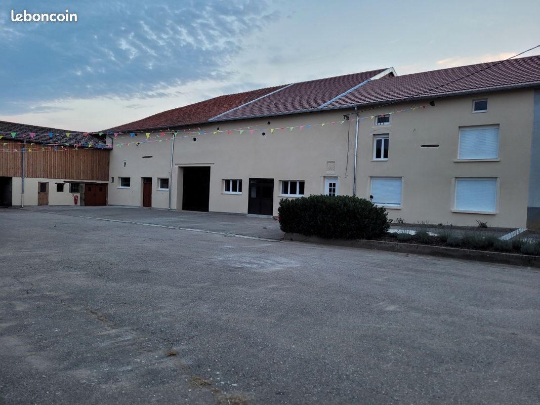 Maison 10 pièces 400 m² · à Aboncourt · 400 m² · 449 000 €