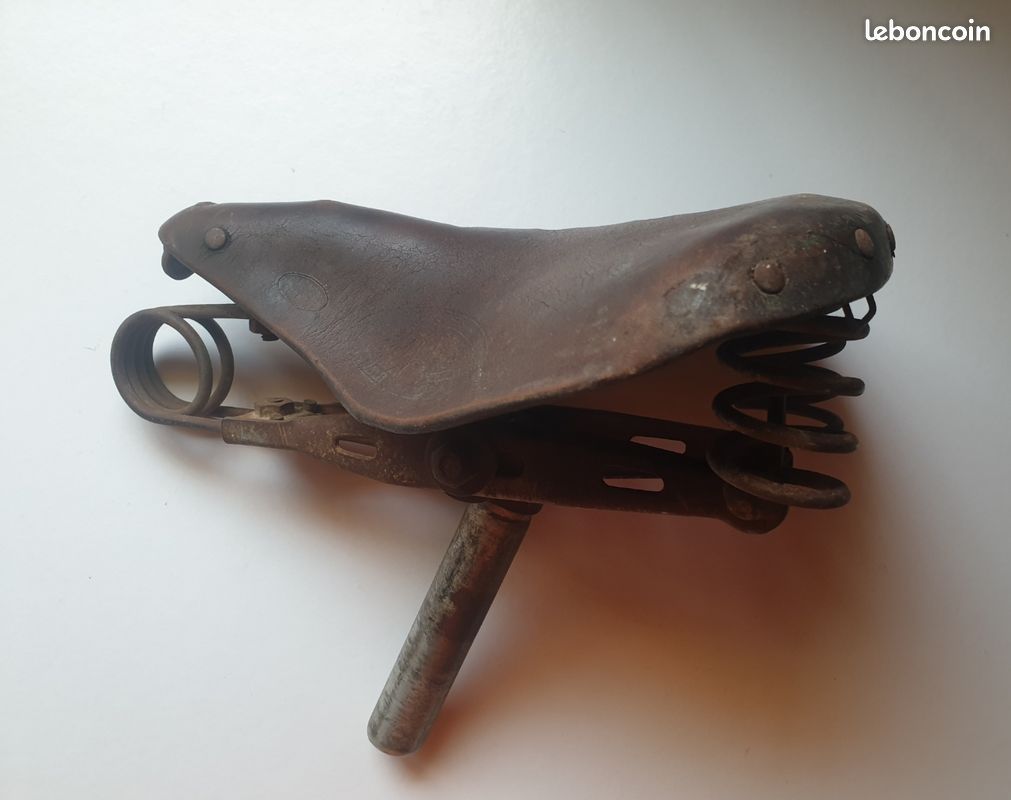 Ancienne Selle De Vélo En Cuir – Fabrication Française – Années 60 – Cyclisme Vintage