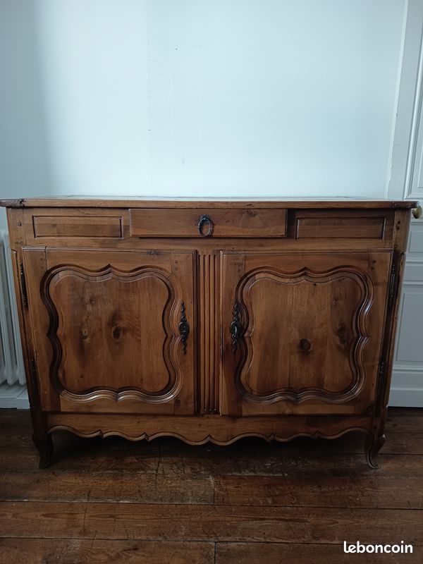 Buffet en bois vernis (image 1)
