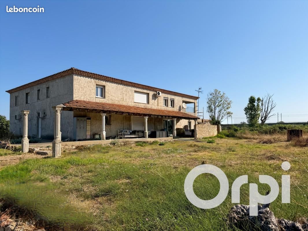 Maison 6 pièces 310 m² · à Arles · 310 m² · 450 000 €