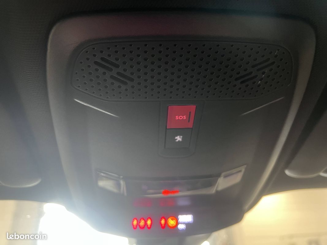 PEUGEOT 2008 Electrique 136 ch GT (image 20)