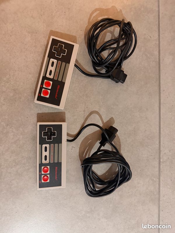 Console Nintendo NES (FRA) + 2 Manettes + Câbles Officiels (image 4)