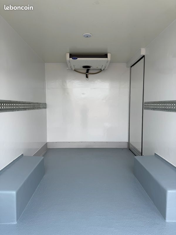 Renault Master caisse frigorifique porte latérale (image 2)
