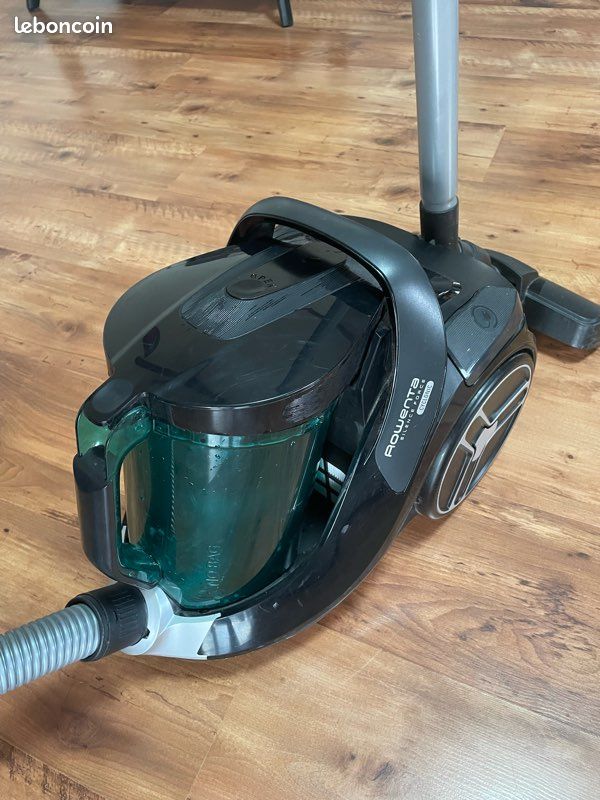 Aspirateur ROWENTA Électroménager