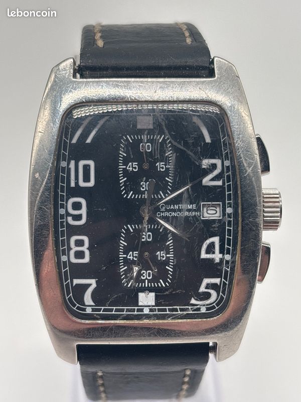 Montre chronographe quantieme rectangulaire noire bracelet cuir - Pile neuve changée (image 1)