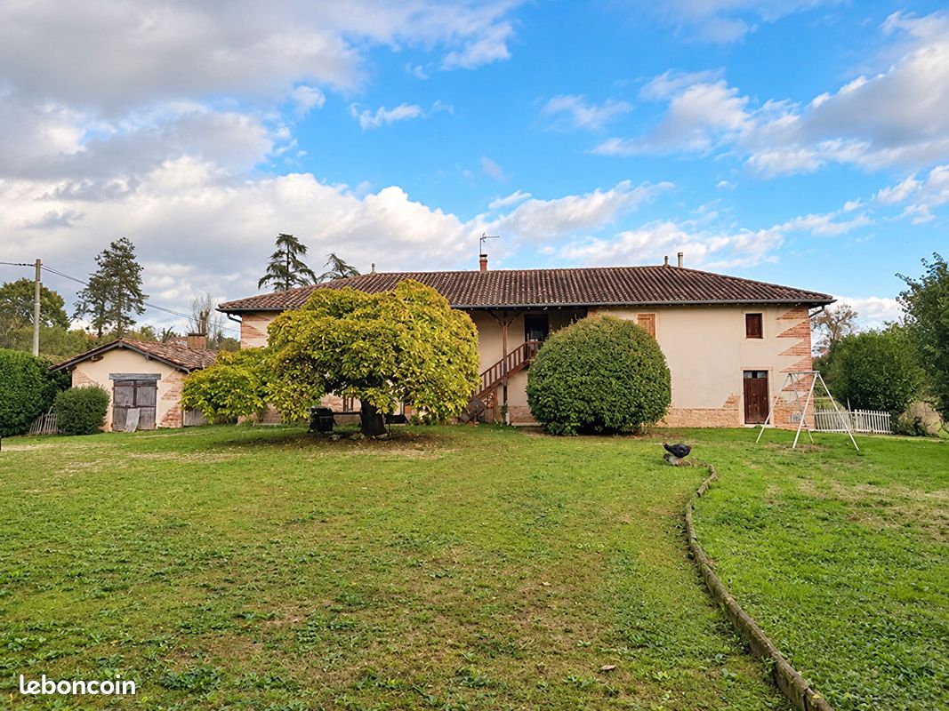 Maison 12 pièces 254 m² · à Vonnas · 254 m² · 349 000 €