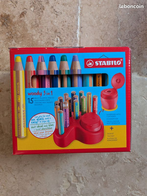 Crayon de couleur multi-talents STABILO woody 3 in 1 Set de 15 + 1 taille-crayon + 1 plateau de rangement (image 1)