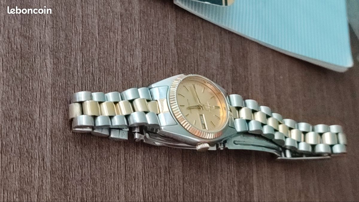 Montre Femme Seiko 5 Automatique – Pour Pièces Détachées – Boîtier Blanc