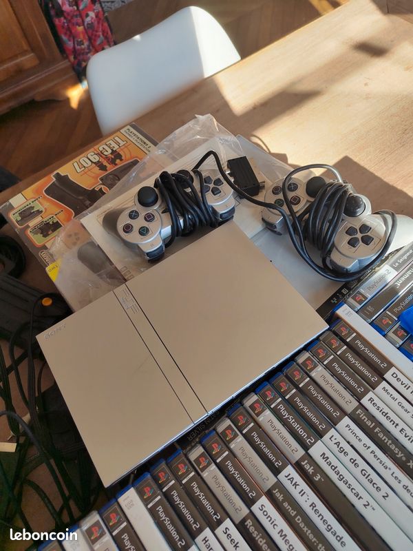 PlayStation 2 (image 2)