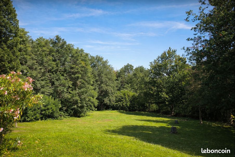 Terrain 1000 m² · à Vigoulet-Auzil · 1 000 m² · 215 000 €