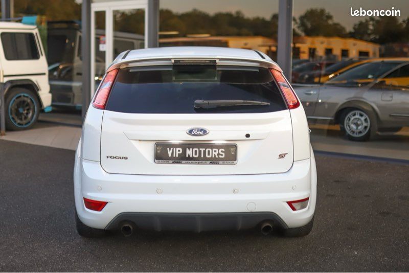 FORD FOCUS ST MK2 2.5 225 cv PHASE 2 3 PORTES - 100% ORIGINE - SIEGES CHAUFFANTS - CARNET COMPLET (image 6)
