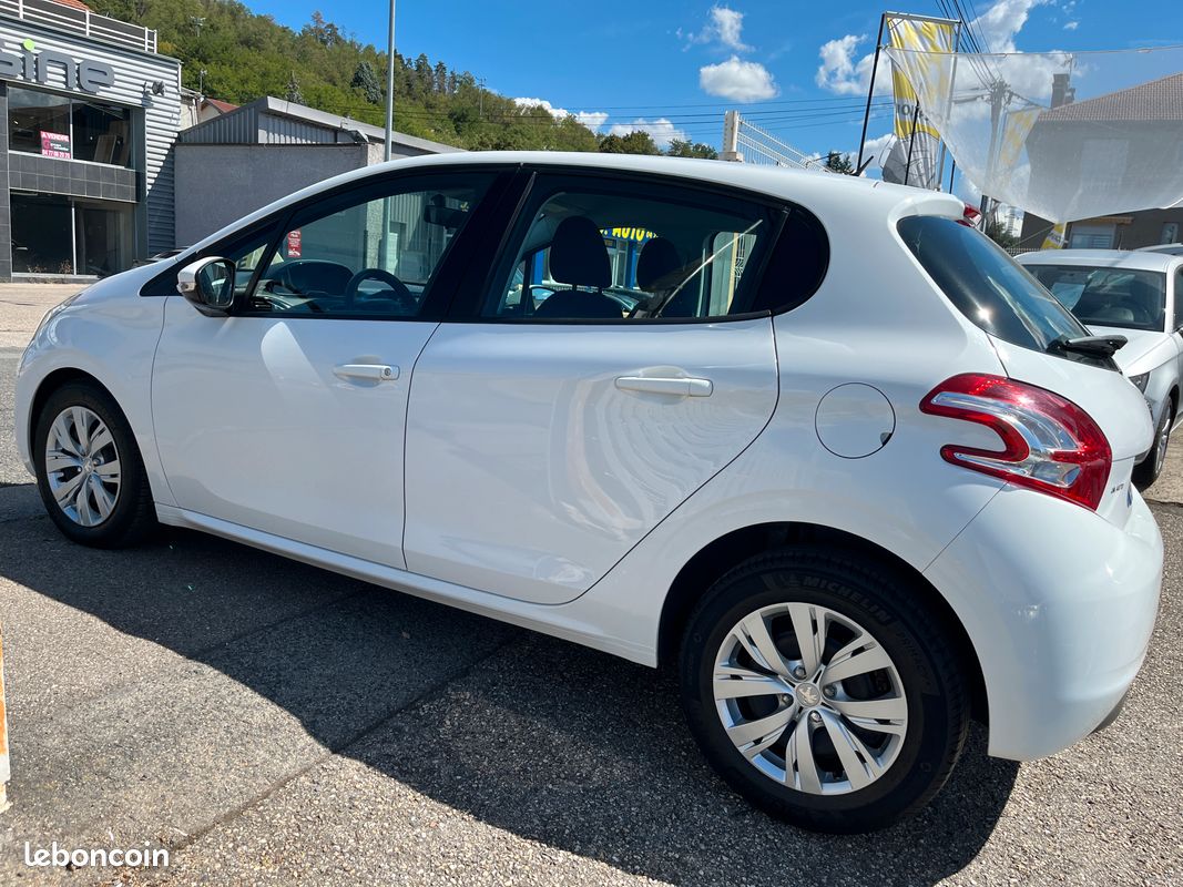 Belle 208 1.4 hdi 174.200kms gps possibilite garantie 12 / 24 / 36 mois (image 4)
