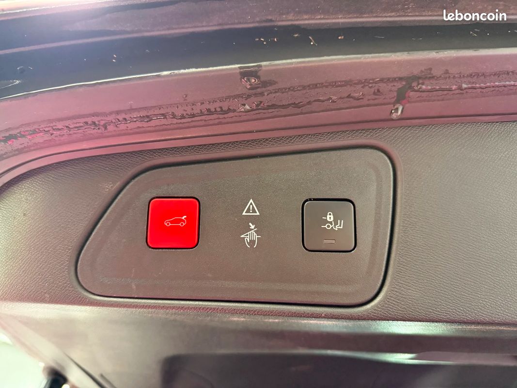 PEUGEOT 3008 165ch GT Line MOTEUR A CHAINE/ Toit ouvrant/ Sièges cuir/Apple Carplay 16880 (image 9)