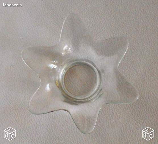 Photophore en verre blanc en forme d'étoile (image 1)