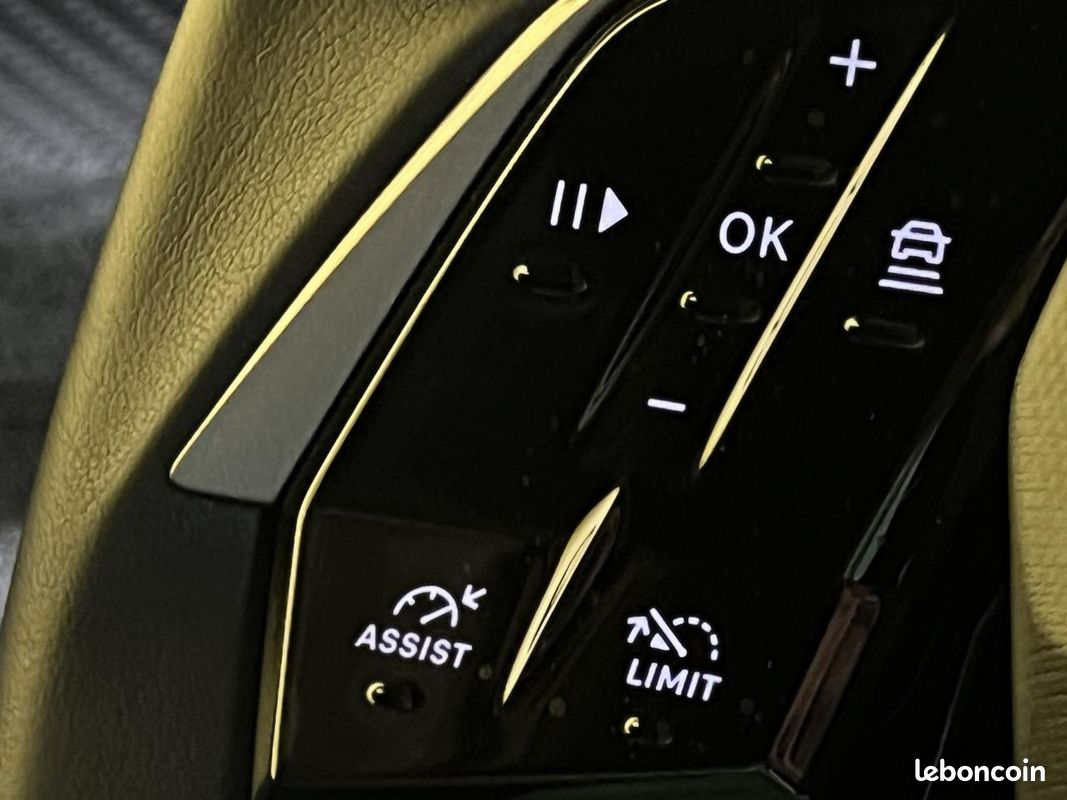 Peugeot 5008 allure hybrid 145ch e-dcs6 7 places / camera 360° faible kilometrage (image 25)
