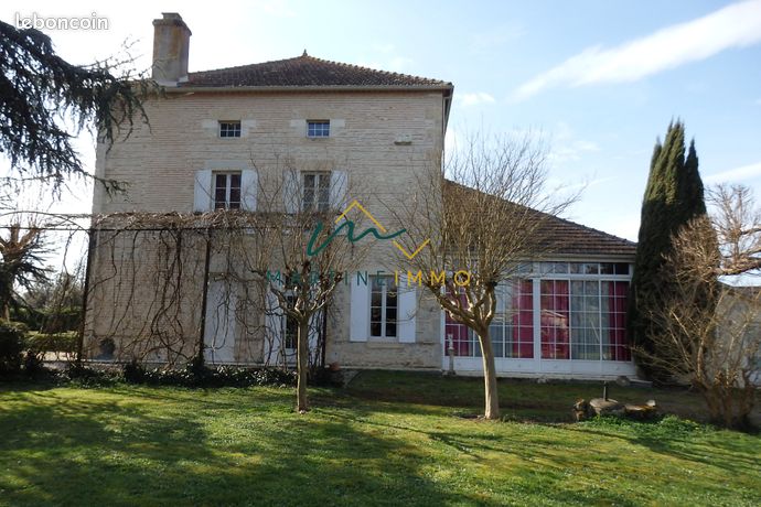 Maison 9 pièces 305 m²