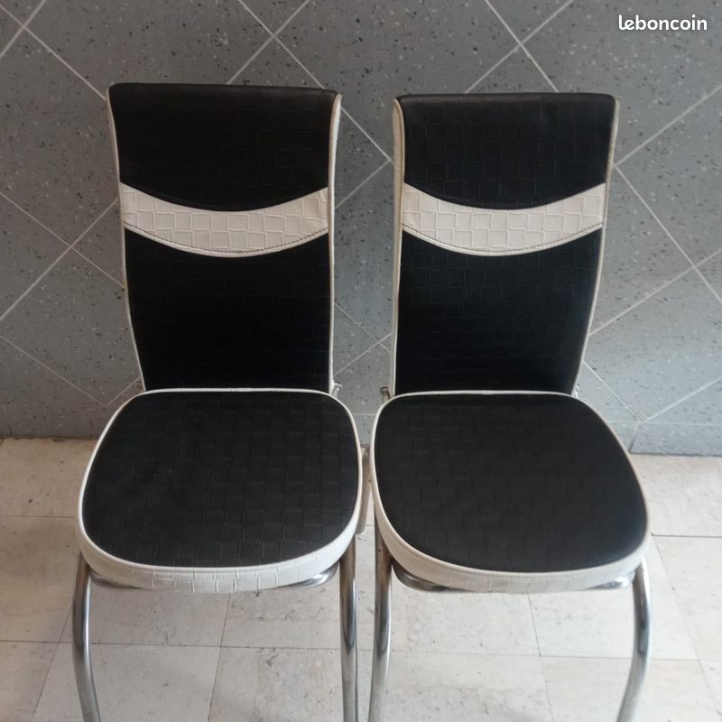 4 chaises design noires et blanches (image 1)