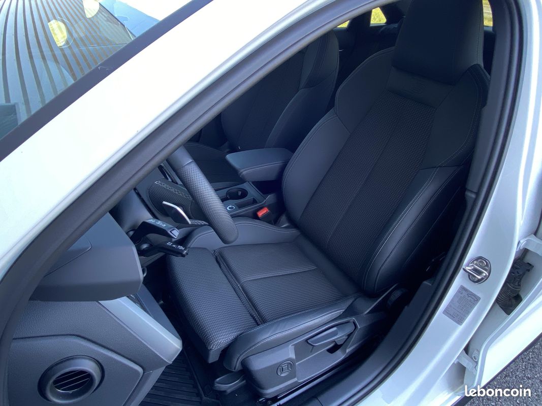 AUDI A3 Berline TFSI 150 ch Hybride S line (image 23)