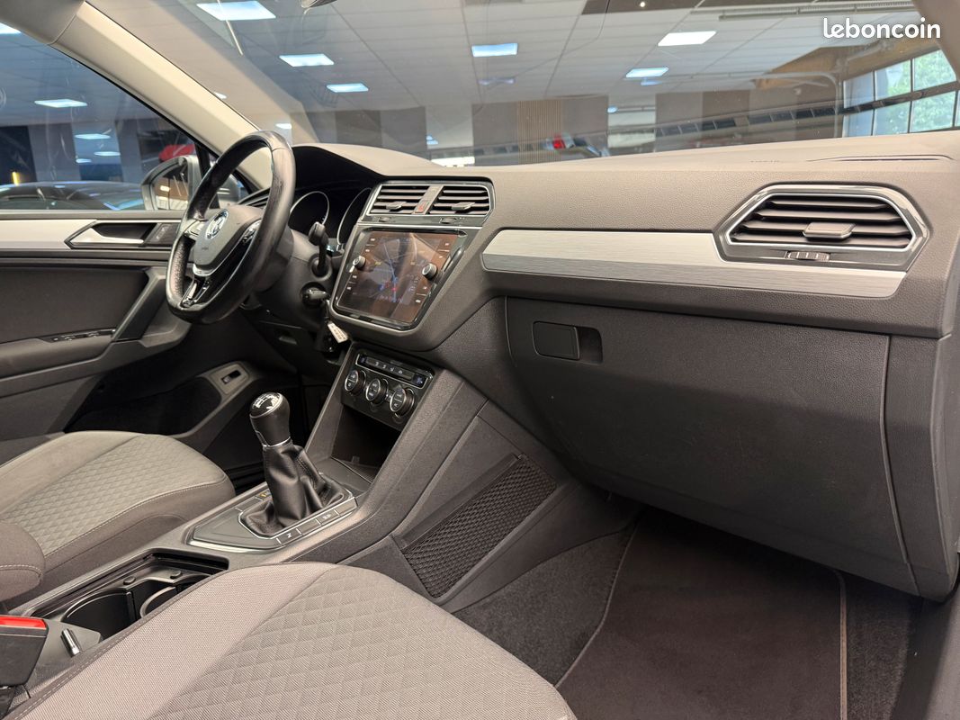 Volkswagen Tiguan 1.4l tsi 125 cv 4motion R-line 98600km kit de distribution neuf (image 9)